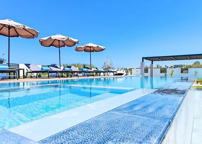 Villa Solaris Heated Pool & Jacuzzi