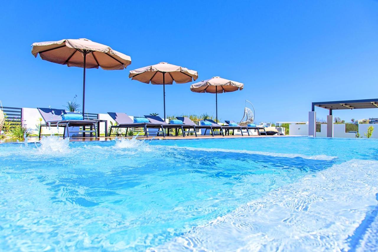Solaris Heated Pool & Jacuzzi Villa *