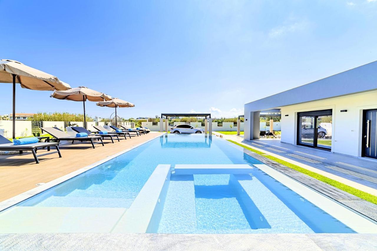 Solaris Heated Pool & Jacuzzi