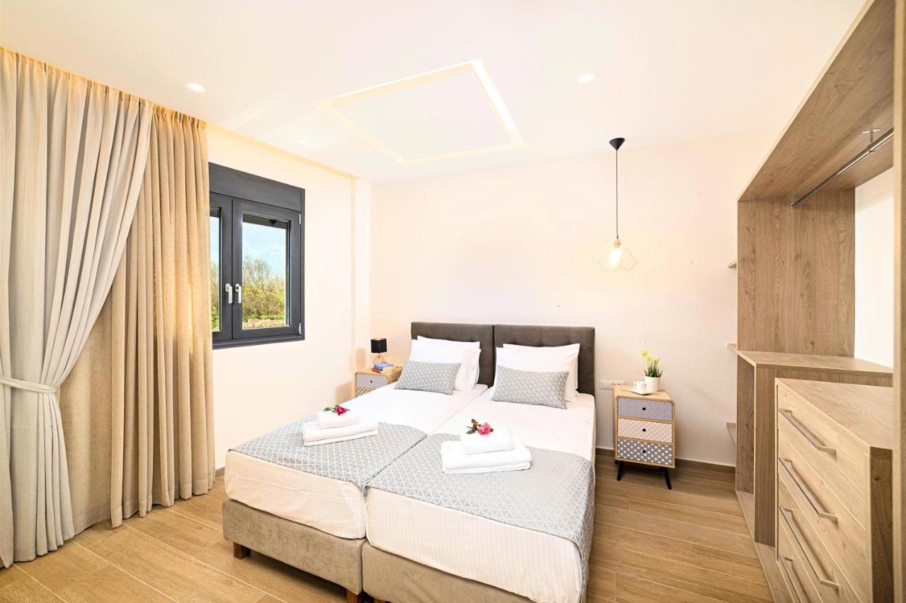 Solaris Heated Pool & Jacuzzi