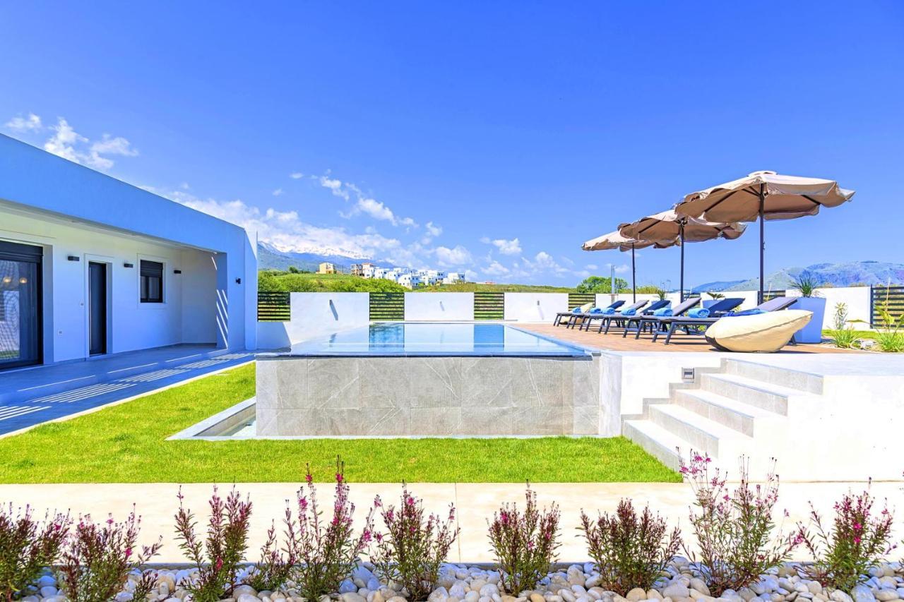Villa Solaris Heated Pool & Jacuzzi